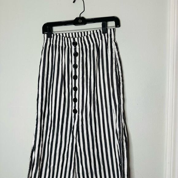 CUPCAKES AND CASHMERE Black White Striped Faux Front Button Midi Skirt Size 2 - Picture 3 of 8